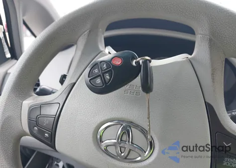 2013 Toyota Sienna Le V6 8 Passenger z USA, uszkodzony, nr VIN 5TDKK3DC2DS340181